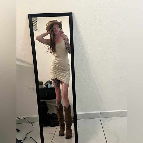 Meet your Posher, Zana - Picture 4 of 5